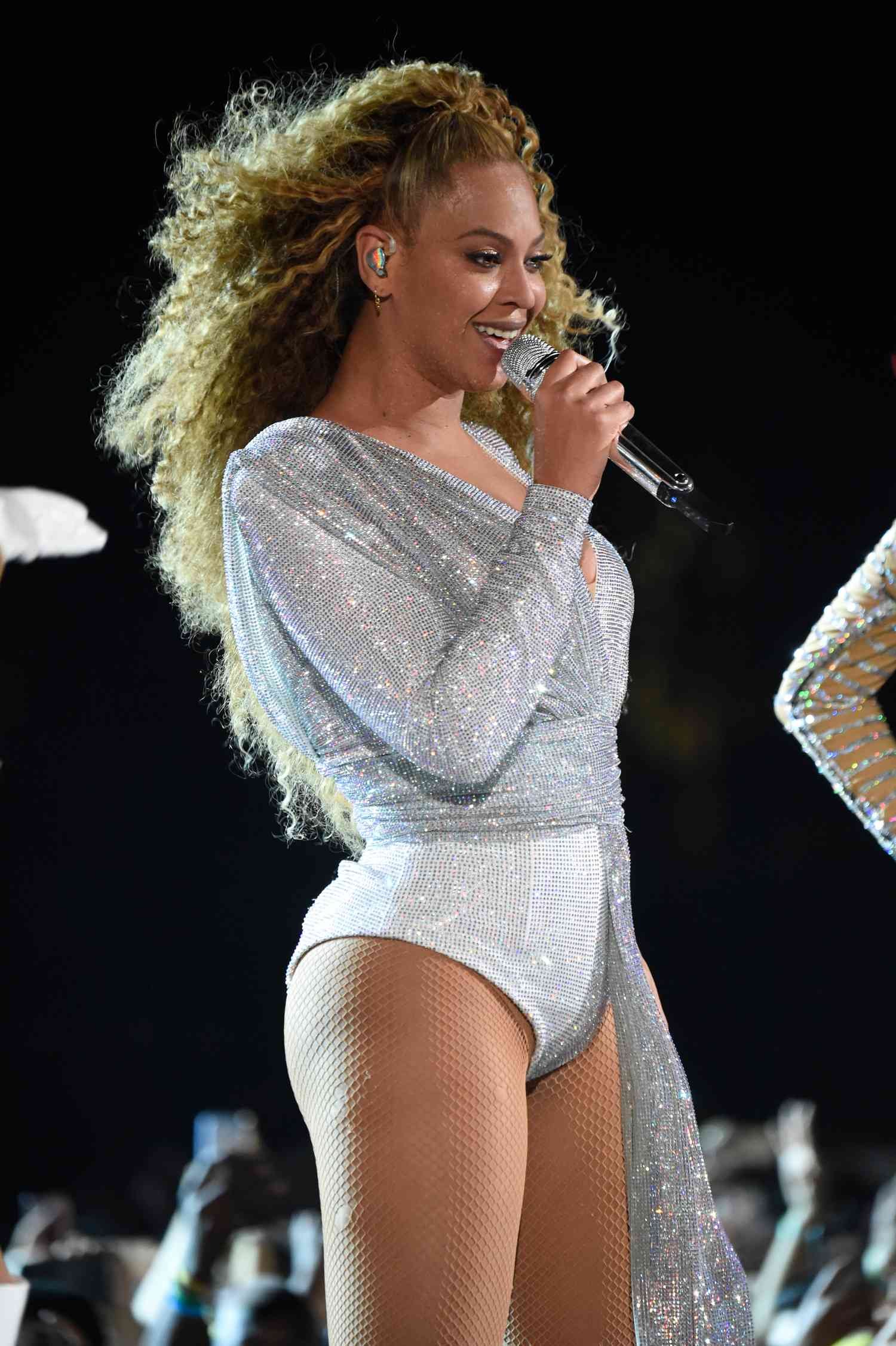 Beyonce Half Up, Half Down hairstyle for black Hair